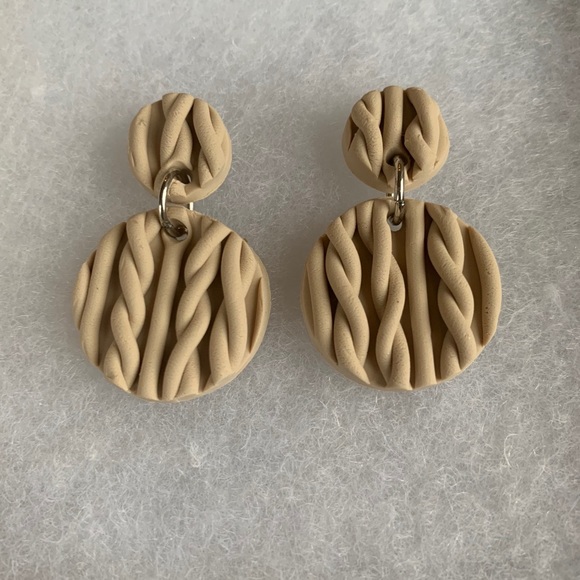 🧶 2/$25 Sweater Weather earrings - Picture 2 of 3